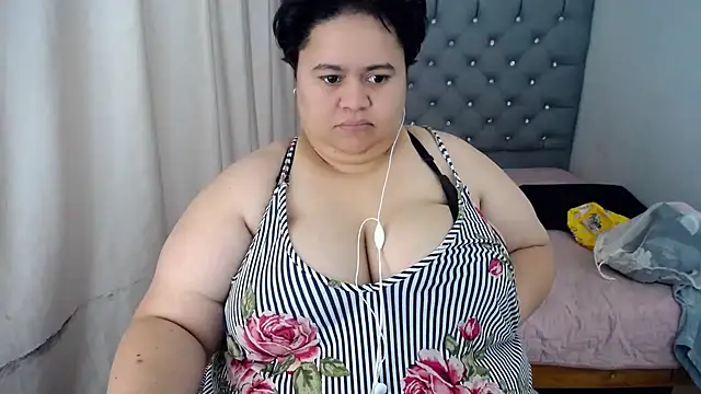 hotlesby4uxxx online show from 12.27.24