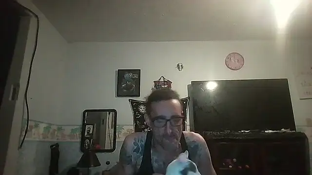 Snapshot of 19chubbylover81 chatting on 04.09.26 19chubbylover81 online show from 04.09.26