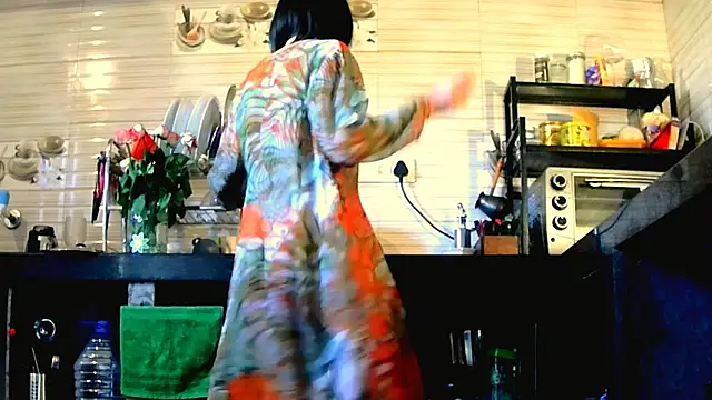 Snapshot of Fun4tipz chatting on 11.17.25 Fun4tipz online show from 11.17.25