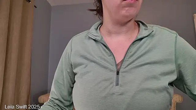 Snapshot of LeiaSwift chatting on 02.13.25 LeiaSwift online show from 02.13.25