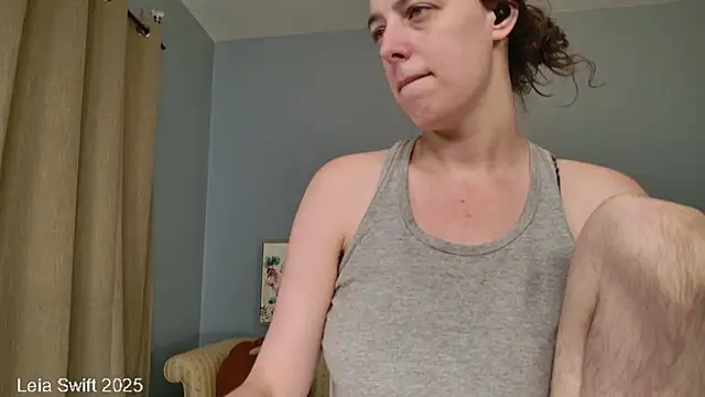 Snapshot of LeiaSwift chatting on 10.05.25 LeiaSwift online show from 10.05.25