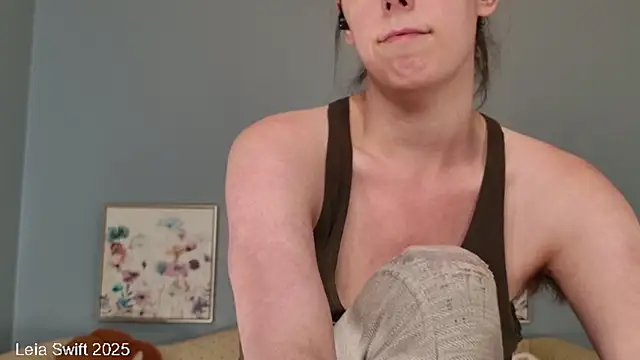 Snapshot of LeiaSwift chatting on 11.21.25 LeiaSwift online show from 11.21.25