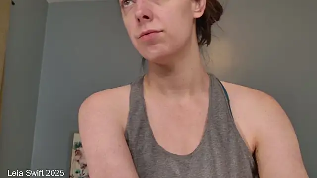 Snapshot of LeiaSwift chatting on 12.20.25 LeiaSwift online show from 12.20.25