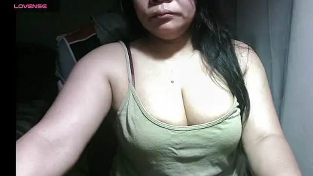 Snapshot of Hotpinay43 chatting on 01.29.25 Hotpinay43 online show from 01.29.25