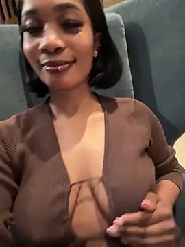 Snapshot of __Nessa__ chatting on 11.22.25 Nessa online show from 11.22.25