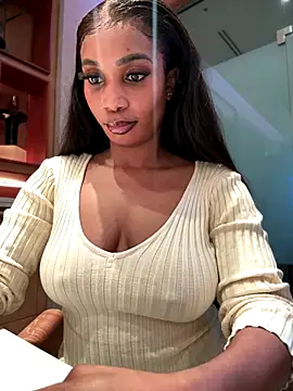 Snapshot of __Nessa__ chatting on 11.30.25 Nessa online show from 11.30.25