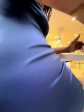 Snapshot of __Nessa__ chatting on 12.21.25 Nessa online show from 12.21.25