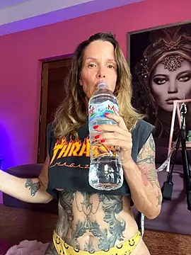 mommyselenafit  online show from 09.27.25