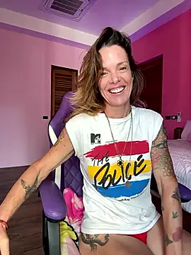 mommyselenafit  online show from 01.11.26