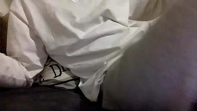 Snapshot of BADGUY2021 chatting on 01.12.26 BADGUY2021 online show from 01.12.26