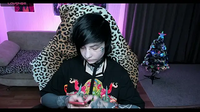 Snapshot of acid_trip1l chatting on 12.07.24 acid trip1l online show from 12.07.24