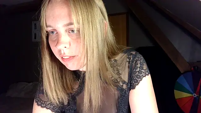 MissGirly online show from 09.09.25