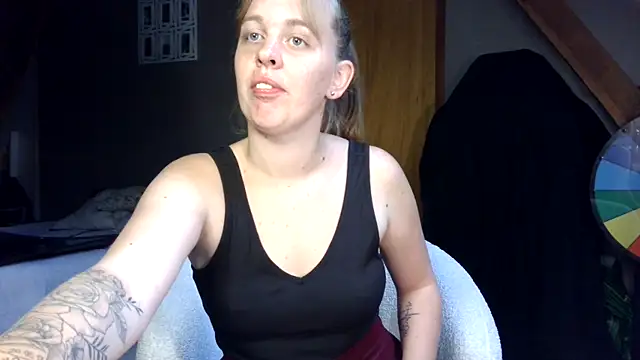 MissGirly online show from 09.23.25