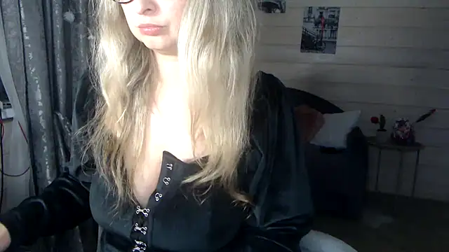 RubiLakros online show from 11.24.25