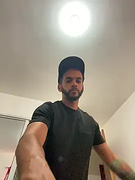 Snapshot of Moodxxx00 chatting on 02.28.25 Moodxxx00 online show from 02.28.25