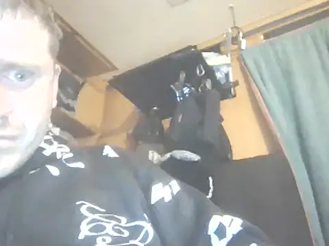 Snapshot of Erko1989@xh chatting on 01.04.25 Erko1989xh online show from 01.04.25