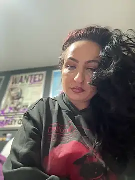 itsCassie online show from 01.28.25