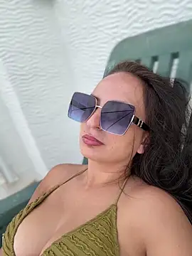 itsCassie online show from 10.07.25