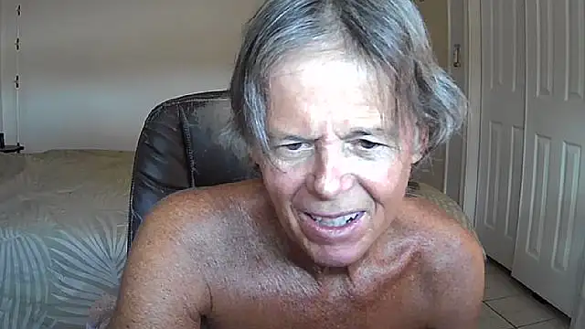 Snapshot of nakeedcowboi65 chatting on 07.10.26 nakeedcowboi65 online show from 07.10.26