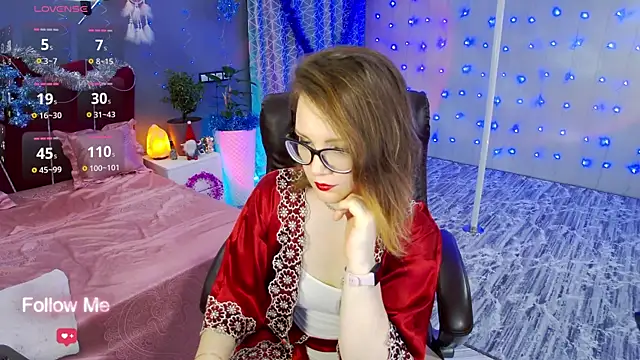 Snapshot of AngelaWhiti chatting on 12.16.24 AngelaWhiti online show from 12.16.24