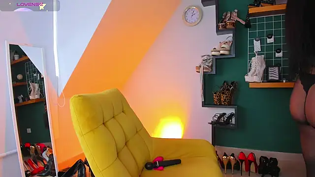 Snapshot of Ashley_leon_ chatting on 02.13.26 Ashley leon online show from 02.13.26