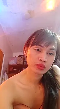 Snapshot of QueenSoreal chatting on 02.18.25 QueenSoreal online show from 02.18.25