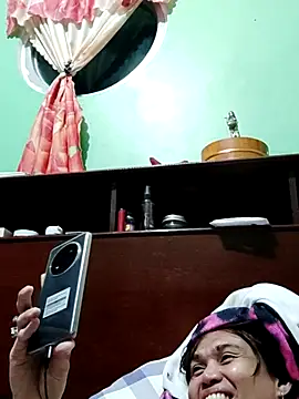 QueenSoreal online show from 11.14.25