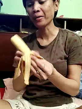 QueenSoreal online show from 04.21.26