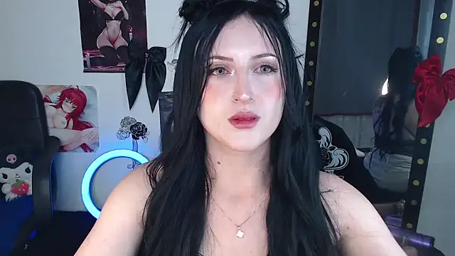 Snapshot of Evelyn_Sheeran chatting on 04.14.26 Evelyn Sheeran online show from 04.14.26