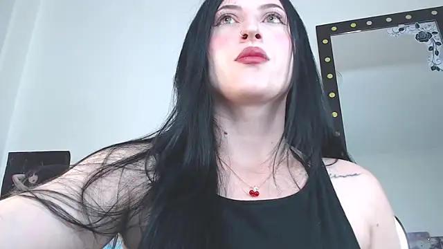 Snapshot of Evelyn_Sheeran chatting on 04.26.26 Evelyn Sheeran online show from 04.26.26