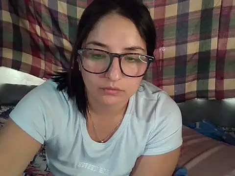 Snapshot of sara_110323 chatting on 03.10.26 sara 110323 online show from 03.10.26