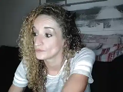 Snapshot of AshleyRain chatting on 08.06.26 AshleyRain online show from 08.06.26