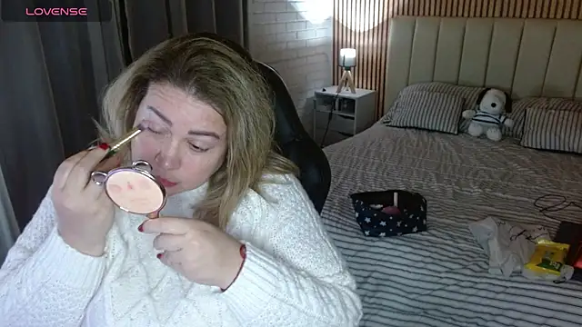 Snapshot of bella_savati chatting on 01.14.26 bella savati online show from 01.14.26