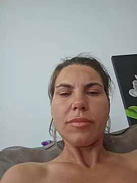 Snapshot of FeliciaKrige chatting on 06.27.26 FeliciaKrige online show from 06.27.26