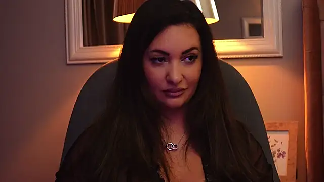 Snapshot of YaaraCollins chatting on 10.25.25 YaaraCollins online show from 10.25.25