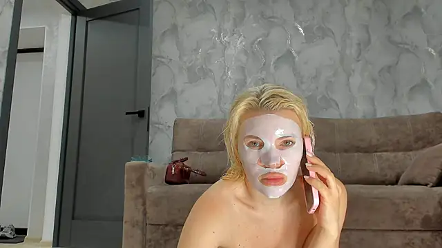 Snapshot of succubus chatting on 06.20.26 succubus online show from 06.20.26