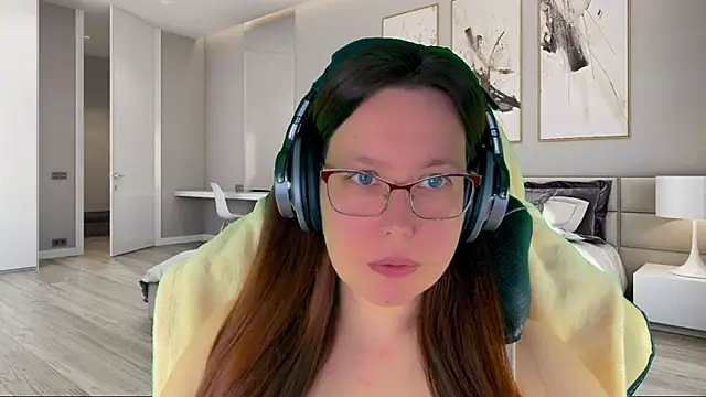 Snapshot of Victoria_Romans chatting on 03.20.25 Victoria Romans online show from 03.20.25