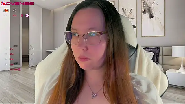 Snapshot of Victoria_Romans chatting on 09.27.25 Victoria Romans online show from 09.27.25