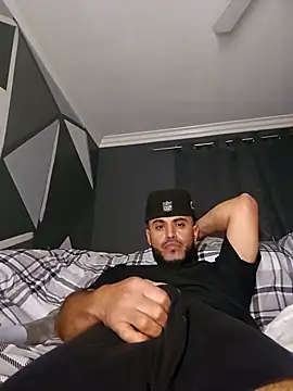 Snapshot of gardy8585 chatting on 12.08.24 gardy8585 online show from 12.08.24