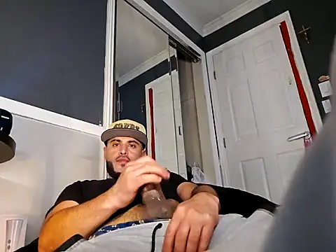 Snapshot of gardy8585 chatting on 01.15.25 gardy8585 online show from 01.15.25