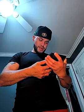 Snapshot of gardy8585 chatting on 02.12.26 gardy8585 online show from 02.12.26