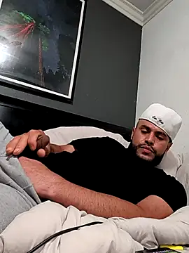 Snapshot of gardy8585 chatting on 03.22.26 gardy8585 online show from 03.22.26