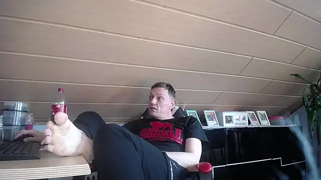 Snapshot of LackAddicted chatting on 03.08.25 LackAddicted online show from 03.08.25