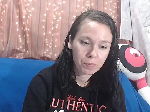 Snapshot of Venusluxodomme chatting on 03.11.26 Venusluxodomme online show from 03.11.26