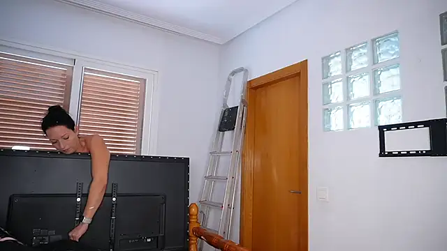 Viola Beck online show from 02.22.25