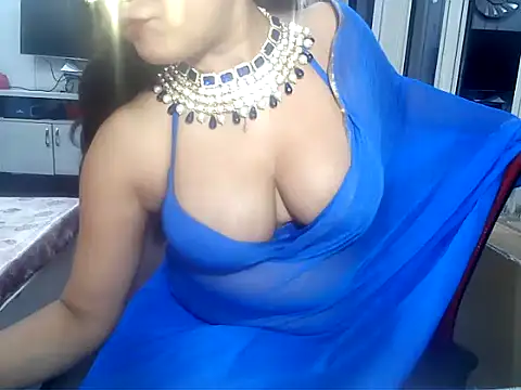 Snapshot of yourradhika chatting on 12.17.25 yourradhika online show from 12.17.25