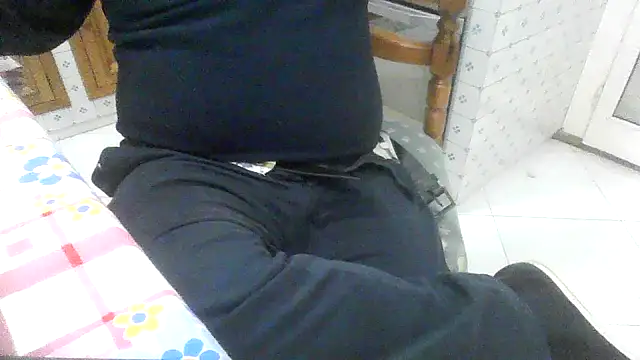 Snapshot of polloiw chatting on 10.16.25 polloiw online show from 10.16.25