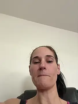 Snapshot of lolabunny9 chatting on 10.25.25 lolabunny9 online show from 10.25.25