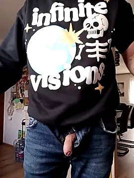 Snapshot of Returnco chatting on 02.14.25 Returnco online show from 02.14.25