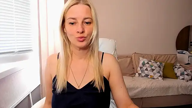 Snapshot of HILT_ON chatting on 06.10.26 HILT ON online show from 06.10.26